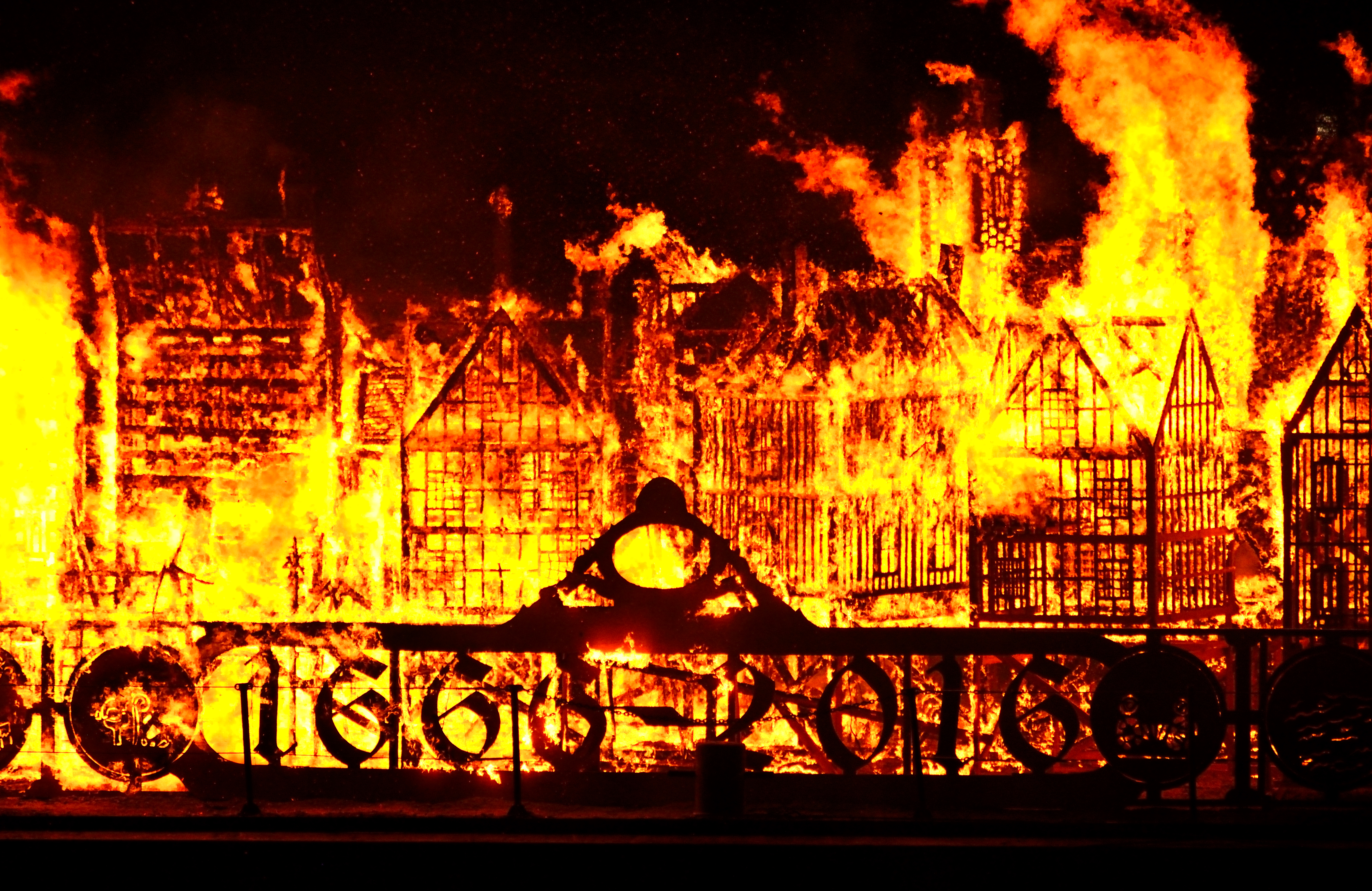 A Monte Carlo-based
probabilistic
barrier failure
model for arbitrary
fire environment